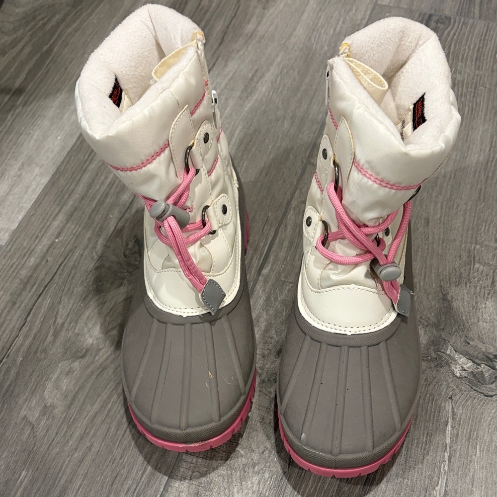 Stylish Kids Snow Boots with Pink and Gray Design